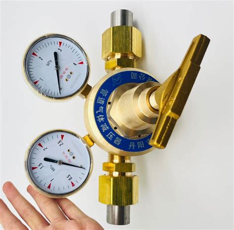 Low Pressure Oxygen Nitrogen Argon Pressure Regulator Made In Brass O2 Decompre And O2