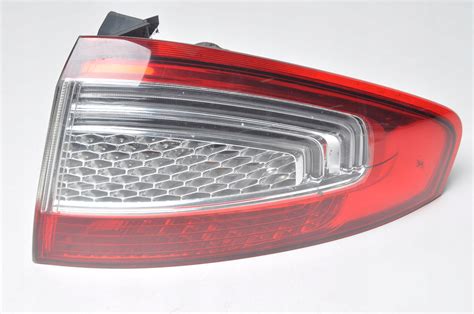 FORD MONDEO MK4 LIFT HB LAMPA PRAWA TYLNA PRAWY TYŁ BS71 13404 A za 319