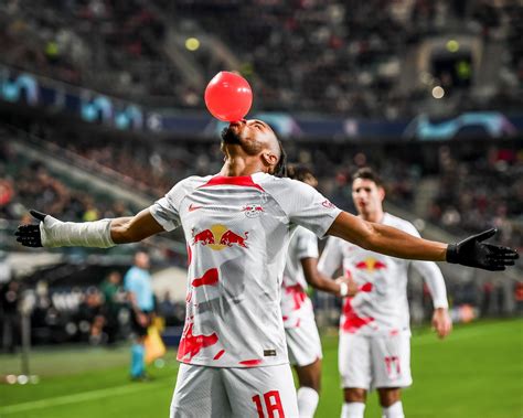 That Christopher Nkunku celebration 🎈 B/R Football @brfootball