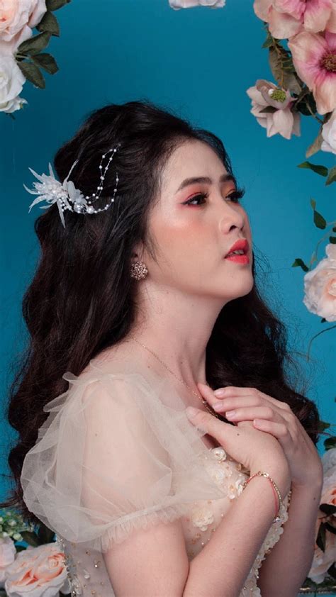 Từ cô gái xấu xí bị xua đuổi đến hot girl xinh đẹp vạn người mê