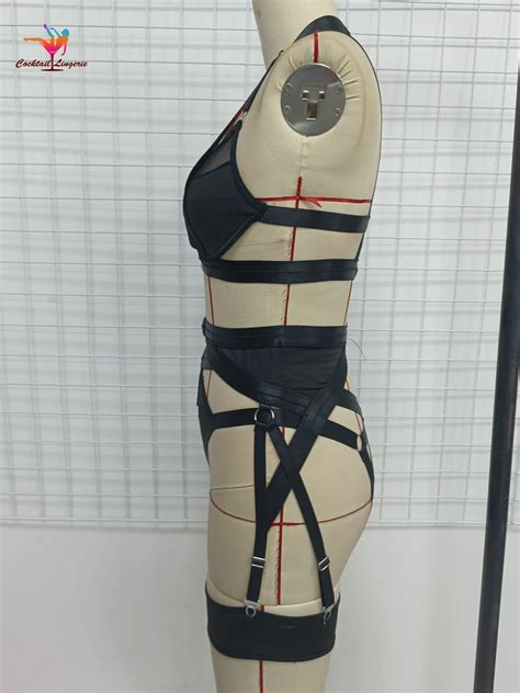 Sexy Wholesale Black Dreamer Halter Bandage Womens Underwear Erotic Lingerie Set Female