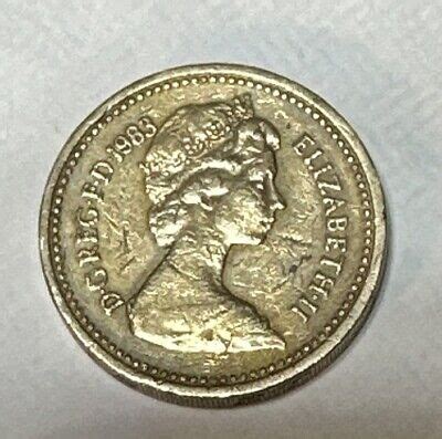 1983 One 1 Pound Coin Queen Elizabeth II Royal Arms DECUS ET TUTAMEN