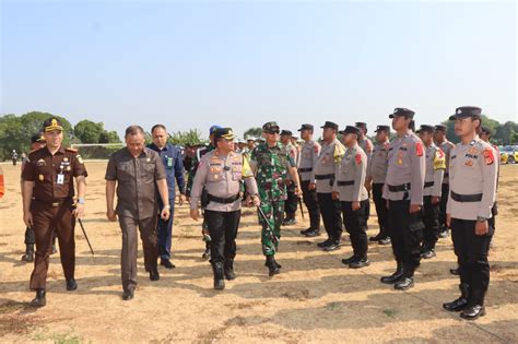 Polres Indramayu Menyelenggarakan Apel Gelar Pasukan Operasi Mantap