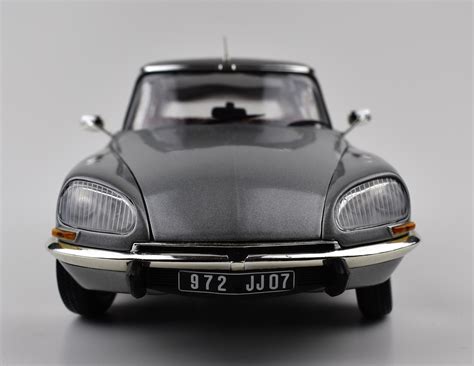 Citroën DS 23 Pallas 1972 Gris Nacre 1 18 Norev シトロエン