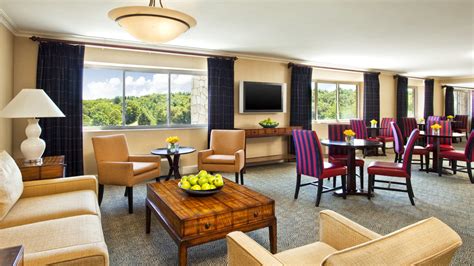 Framingham MA Hotel Rooms | Sheraton Framingham Hotel & Conference Center