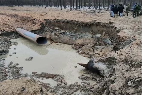 Следком показал, как выглядит воронка вчерашнего взрыва под ...