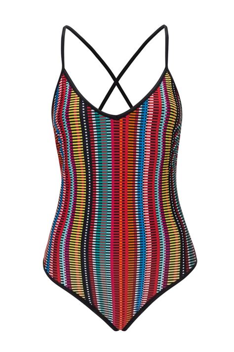 Buse Terim Sezonun Bikini Ve Mayo Trendleri