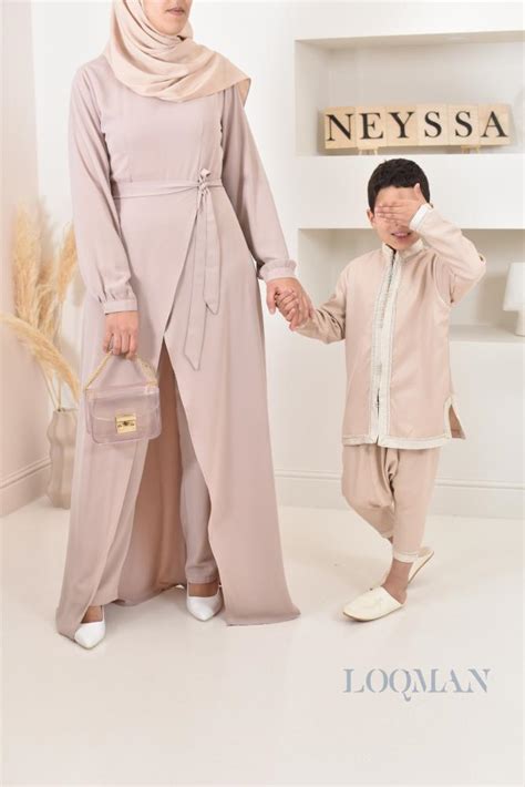 2 Teiliges Jabador Jungen Set In Nude Mit Bestickter Tunika Und Pluderhose