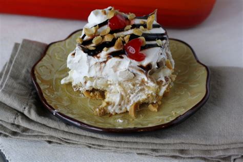 Banana Split Dessert | What Megan's Making