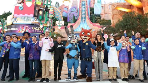 First Look: Zootopia Cast Member Costumes - Disney Parks Blog