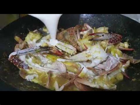 Cooking Spicy Crab With Coconut Milk Ketam Masak Lemak Cili Padi