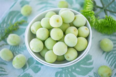 How to Make Frozen Grapes - No Added Sugar