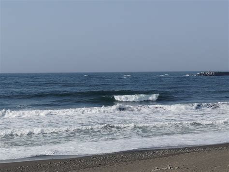 波情報 湘南 胸肩良い波です Panteraスタビ サーフボードクオリティーハードコア Quality Hardcore Distributions