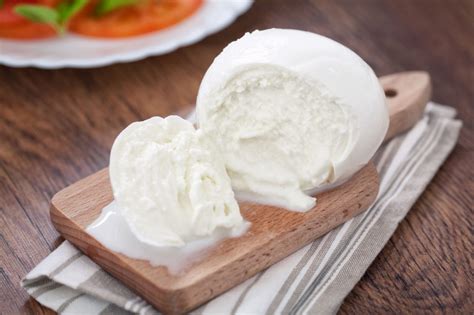 Differenze Tra Mozzarella Burrata E Formaggi Simili Famelici