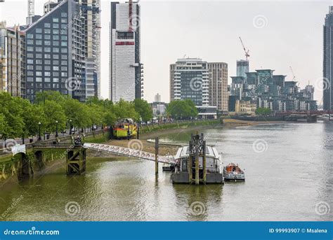 View on the Thames river editorial photography. Image of london - 99993907