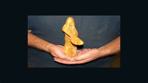 Gold nugget worth $300,000 discovered in Australia | CNN Business