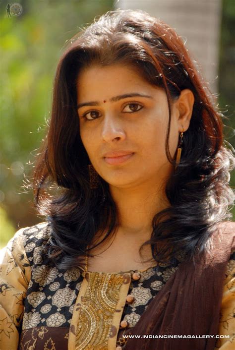 Men Women Photos Telugu Actress Satya Krishnan Hot And BEautiful Photo Gallery And Hidden Navel