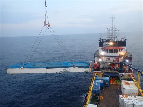 Topside Decommissioning Offshore Thunder Cranes