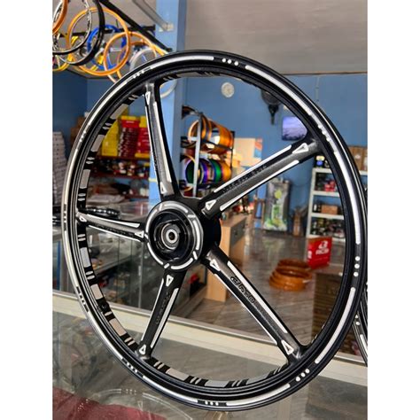 Jual Velg Rcb Depan Hitam Custum Slod Ukuran 120 Ring 17 Shopee Indonesia