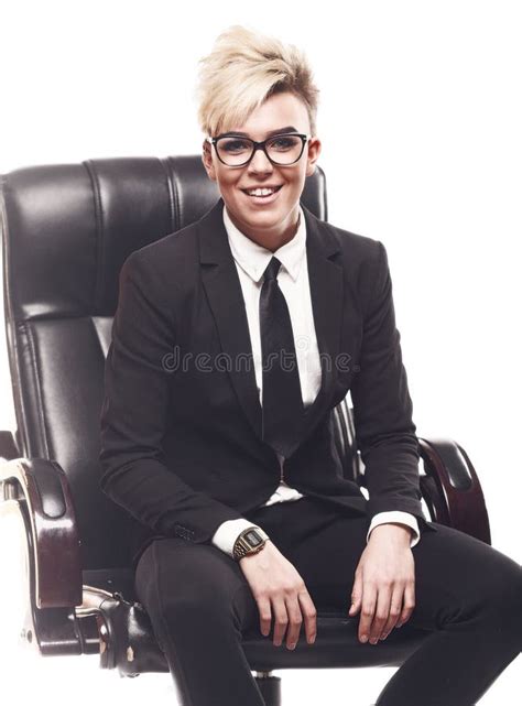 Belle Dame Blonde D Affaires Dans Des Lunettes Blanches Su Noir De Chemise Photo Stock Image