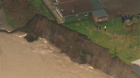 Skagit River flooding causes banks to erode, threatening several homes | KOMO