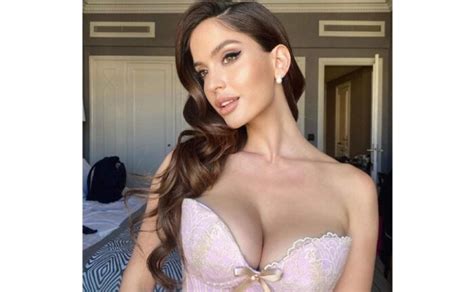 Natalia Barulich Encendi Las Redes Al Posar Muy Sensual Con