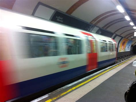 vitamini handmade: Long lost London Tube art.