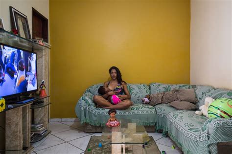 Meet The Families Of Rios Favelas An Interview With Photographer Antonello Veneri