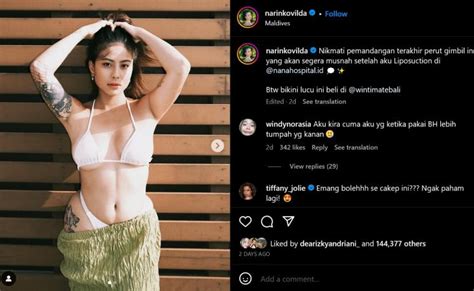 Awkarin Pamer Foto Pakai Bikini Bentuk Dan Ukuran Dada Bikin Netizen