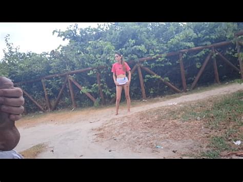 Punheta Arriscada Para Novinha Que Passava Em P Blico Xvideos