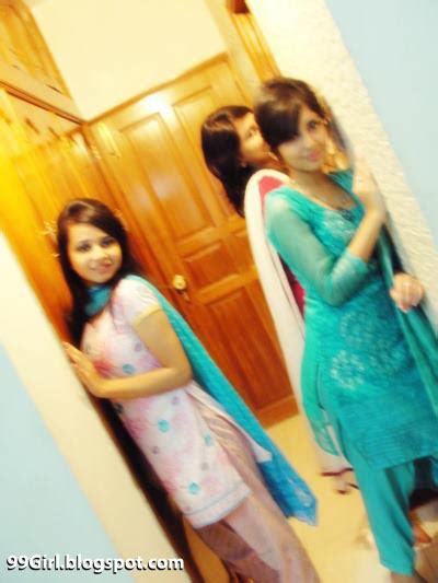 Picture Hot Artist Bangladeshi Hot Girl Farzana Fardous With Her Friends