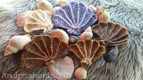 Ravelry: Scallop Shell Motif pattern by Loren G