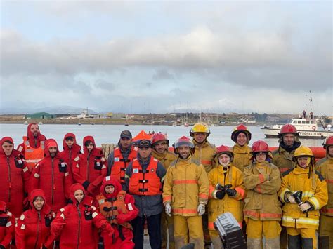 Prefectura Realiz Un Simulacro De Incendio Y Supervivencia En El Mar