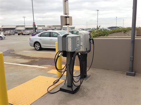 Sacramento Airport - Daily Parking Garage | Sacramento, CA | EV Station