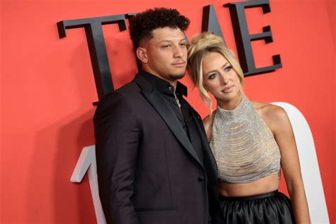 Patrick Mahomes Gushes Over Wife's Sports Illustrated Photoshoot