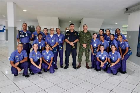 Escola de Aprendizes Marinheiros de Santa Catarina realiza Paradão