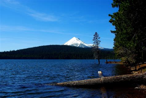 Lake Of The Woods With Mount Mcloughlin Oregon Crater Lake National