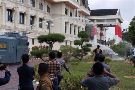 Polisi Segera Tetapkan Tersangka Perusakan Kantor Gubernur Jambi