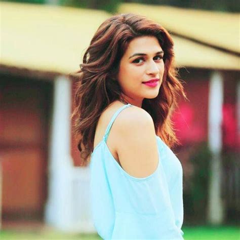 South Indian Actress Shraddha Das Hot Spicy Stills Gallery