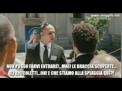 Checco Zalone Meme Non Posso Farvi Entrare Mhe Le Braccia