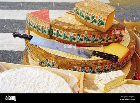 Comte cheese wheel hi-res stock photography and images - Alamy