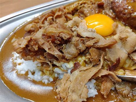 ご飯300gが普通盛り！？ 中野『肉とカレーのお店マイティ』でデカ盛りすぎる「マイティカレー」を食べてきた｜ニフティニュース