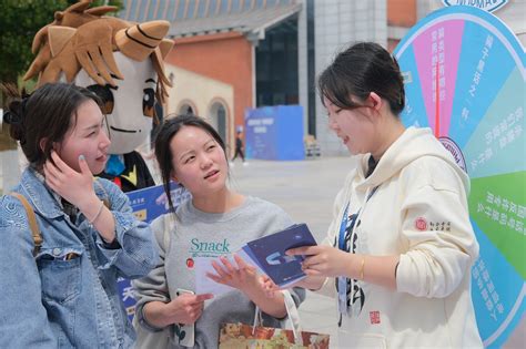 我校“我为同学做实事”项目在全国高校学生会交流展示中获得三项荣誉