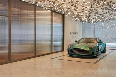 Aston Martin Presenta Su Primer Boutique Insignia De Ultra Lujo Q New