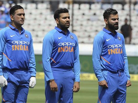 Ms Dhoni And Rohit Sharma Keep The Dressing Room Calm Virat Keeps