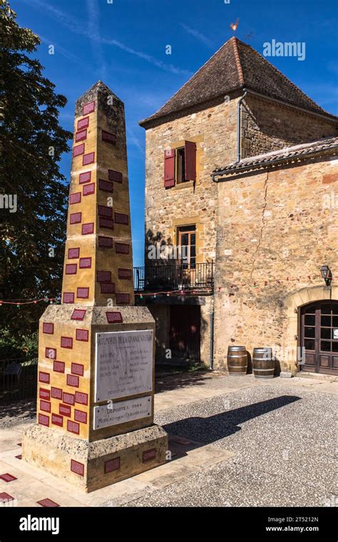 Le Monument vivant de Biron œuvre de l artiste allemand Jochen Gerz