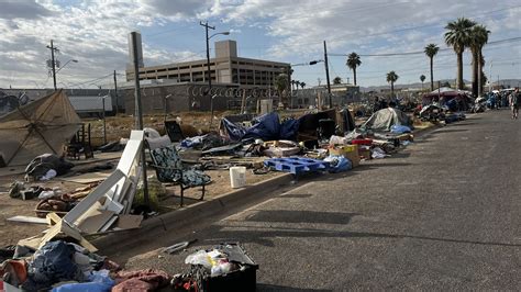 City of Phoenix begins clearing one of the nation's largest homeless ...