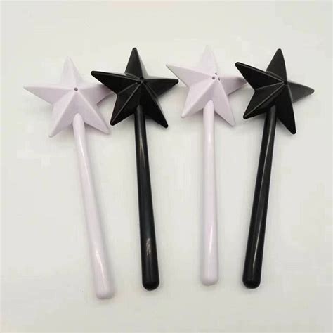 Portable Salt Pepper Shakers Refillable Magical Star Wand Spice