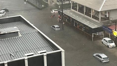 FOTOS Chuva provoca alagamento severo em cidades do Litoral do Paraná