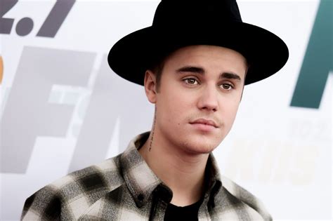 Justin Bieber Sends Fans Into Meltdown With Nude Photo Overlooking Lake On Instagram NSFW